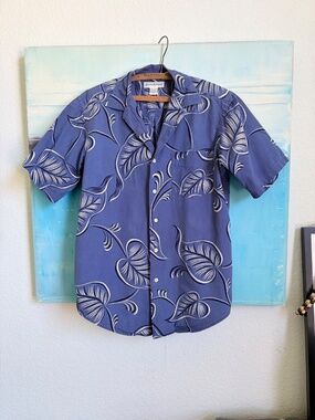 Banana Republic “dusty denim” blue Hawaiian-ish shirt, XS